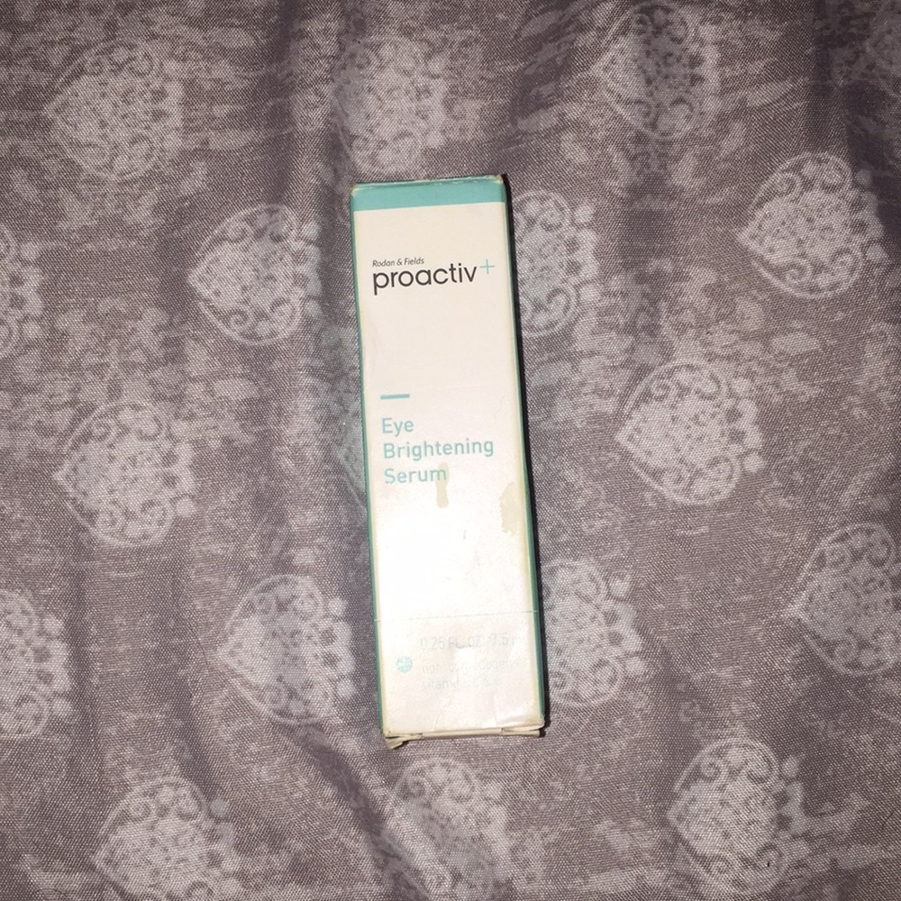 Proactive eye brightening serum
